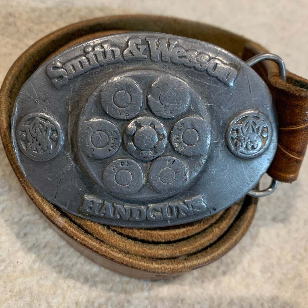 Vintage 1989 Smith & Wesson Handguns Spinning Cylinder Belt Buckle with Leather
